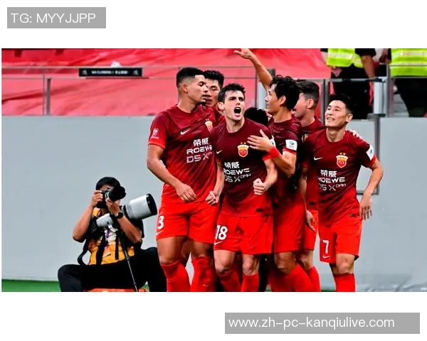 上港主力右后卫加盟蓉城队引发热议曾多次入选国足成为夏窗首签